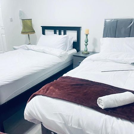 1 Bed Apartment With 2 Beds 1 Double Plus 1 Single Бирмингам Екстериор снимка