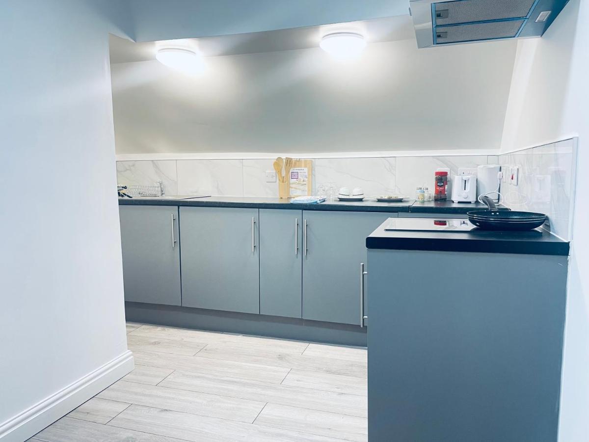 1 Bed Apartment With 2 Beds 1 Double Plus 1 Single Бирмингам Екстериор снимка