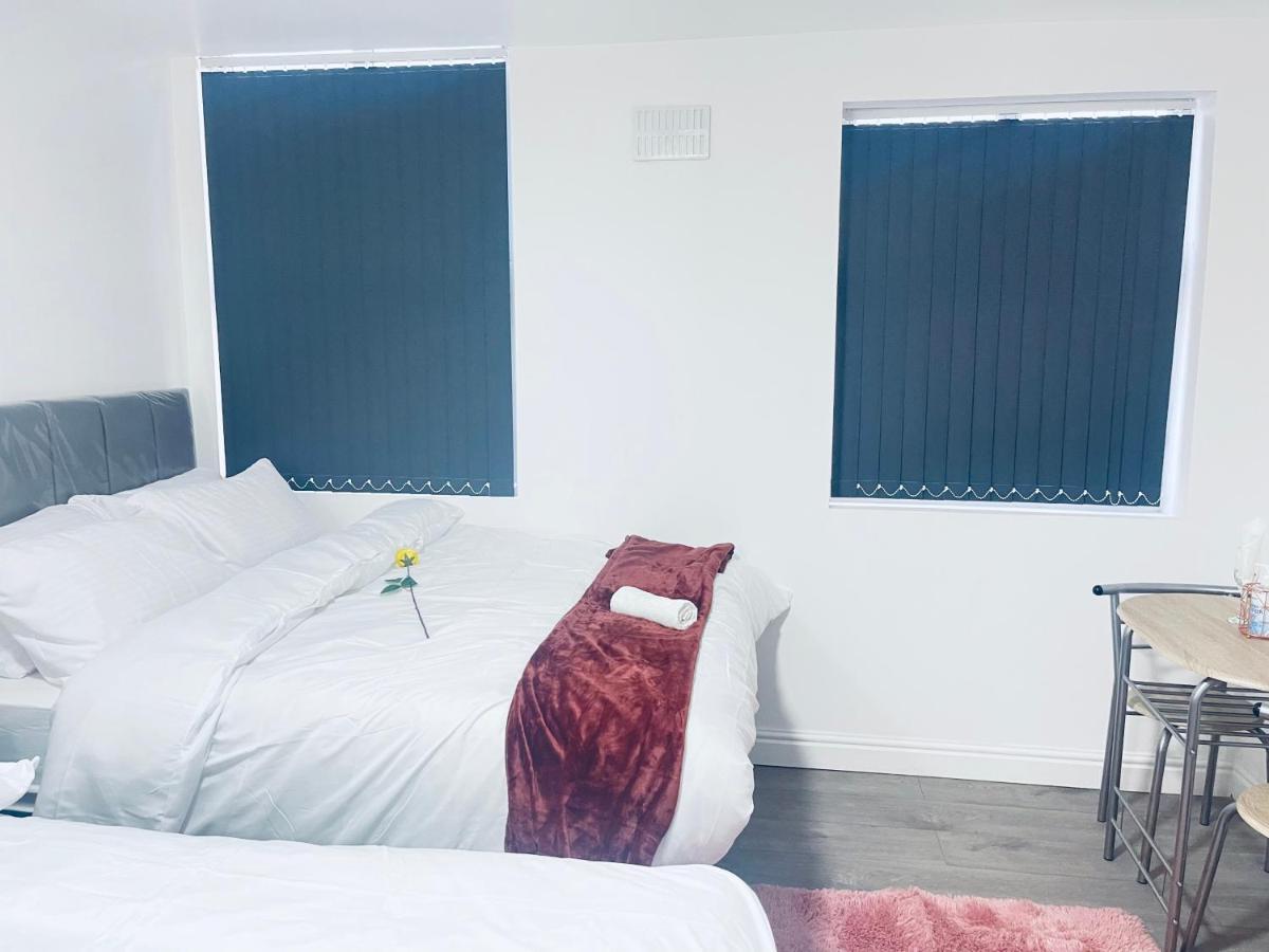 1 Bed Apartment With 2 Beds 1 Double Plus 1 Single Бирмингам Екстериор снимка